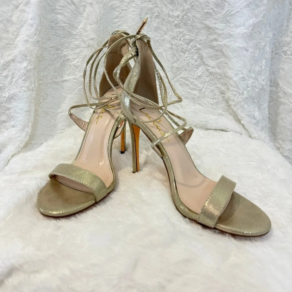Lulus metallic gold